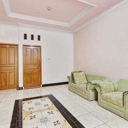 Hotel Wisma Ck Kebumen Exteriör bild