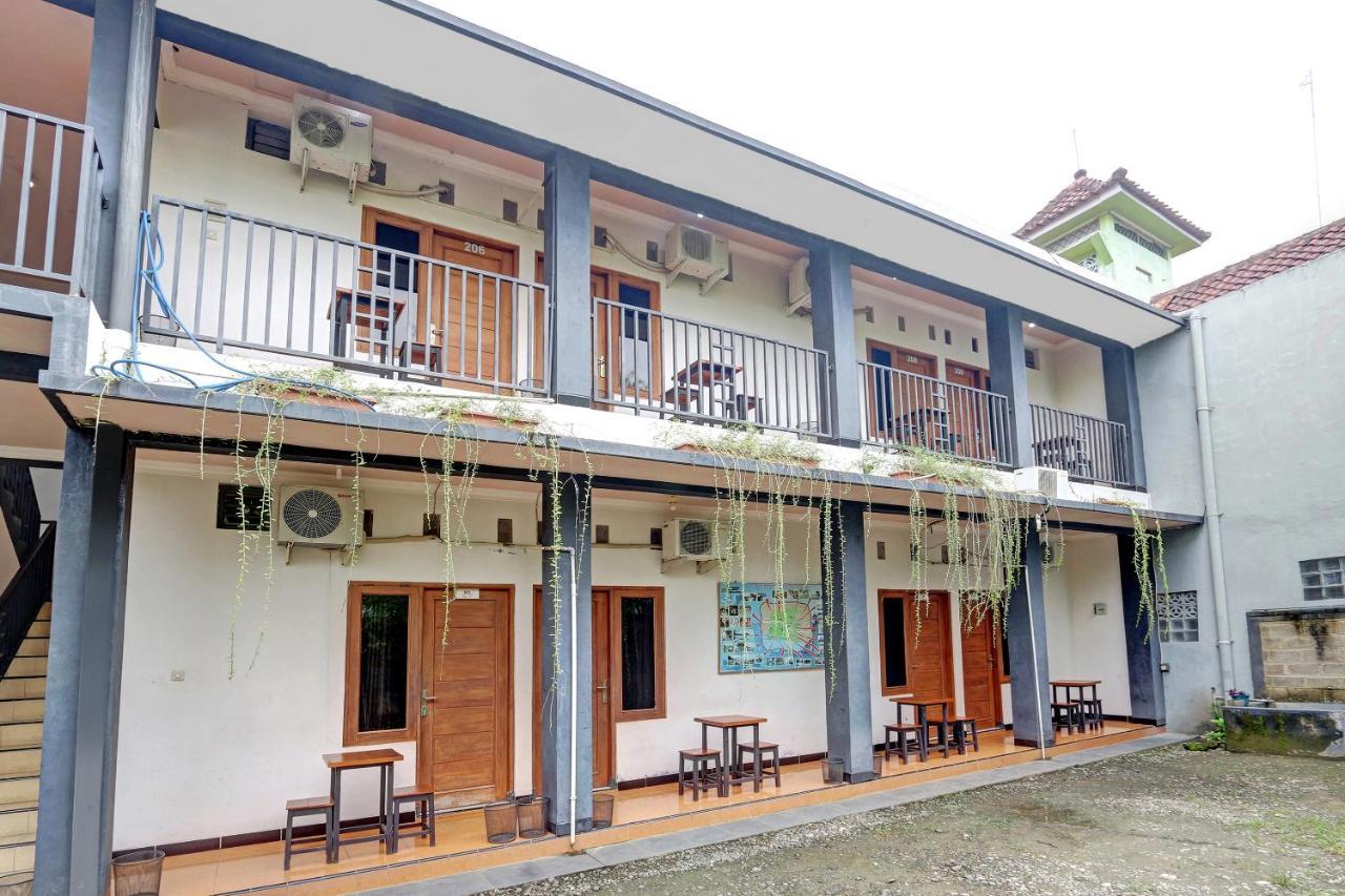 Hotel Wisma Ck Kebumen Exteriör bild