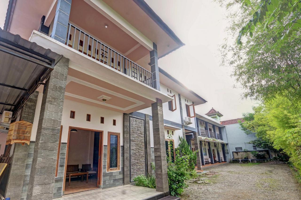 Hotel Wisma Ck Kebumen Exteriör bild
