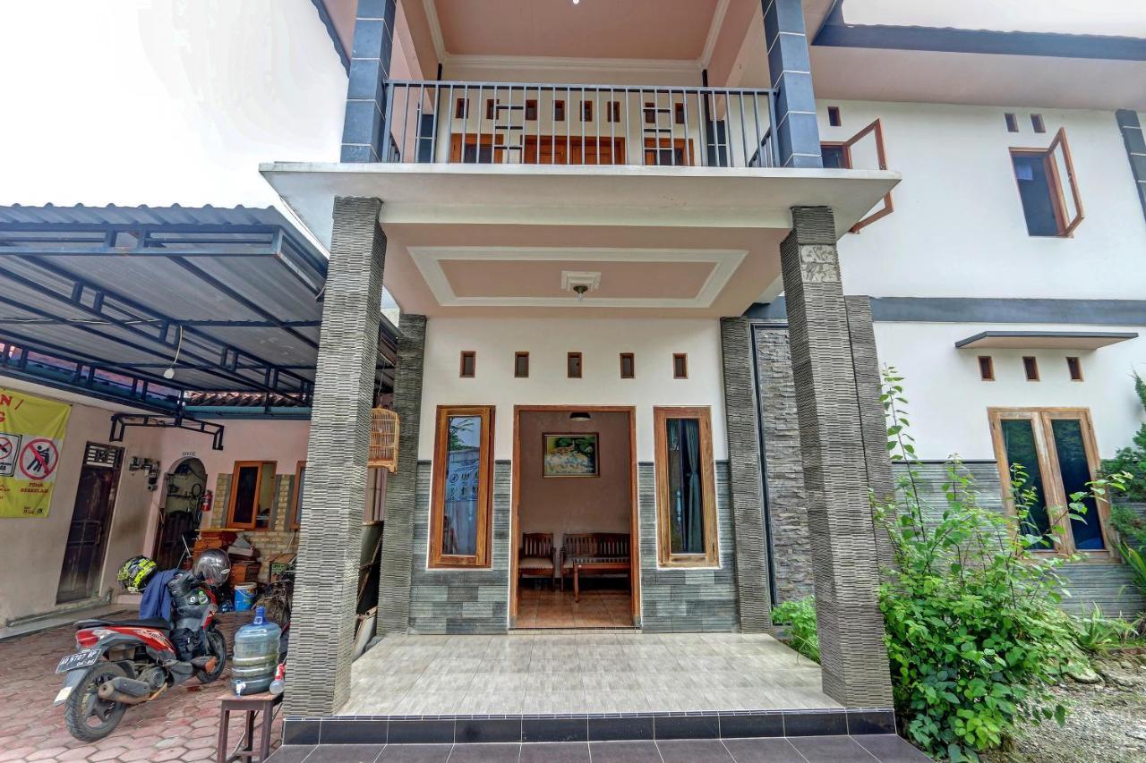 Hotel Wisma Ck Kebumen Exteriör bild
