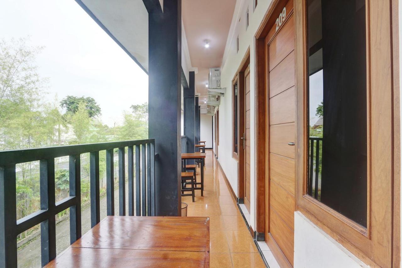 Hotel Wisma Ck Kebumen Exteriör bild