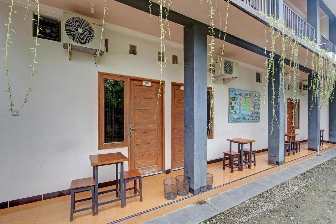 Hotel Wisma Ck Kebumen Exteriör bild