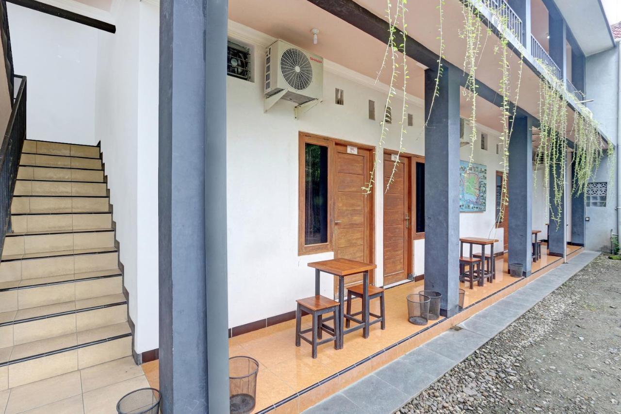 Hotel Wisma Ck Kebumen Exteriör bild