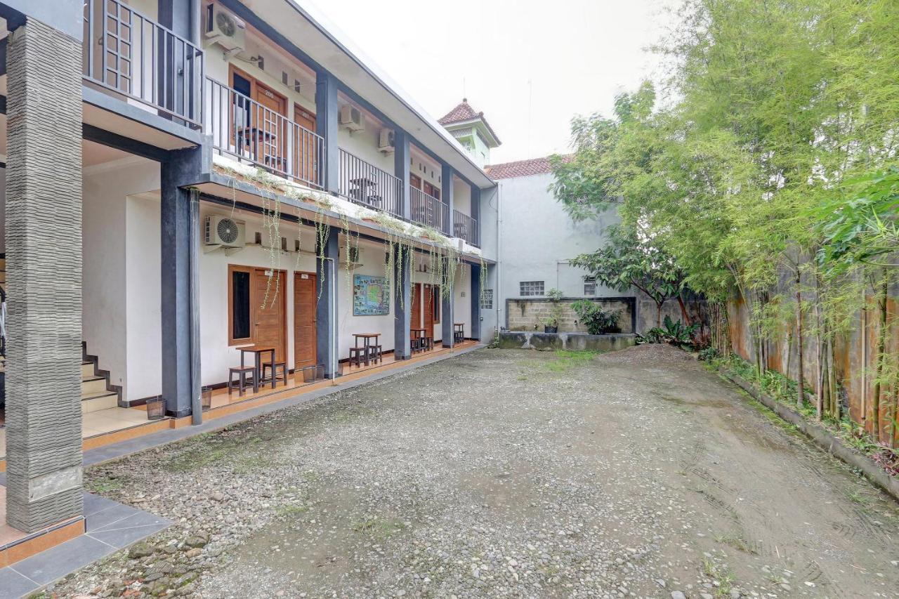 Hotel Wisma Ck Kebumen Exteriör bild