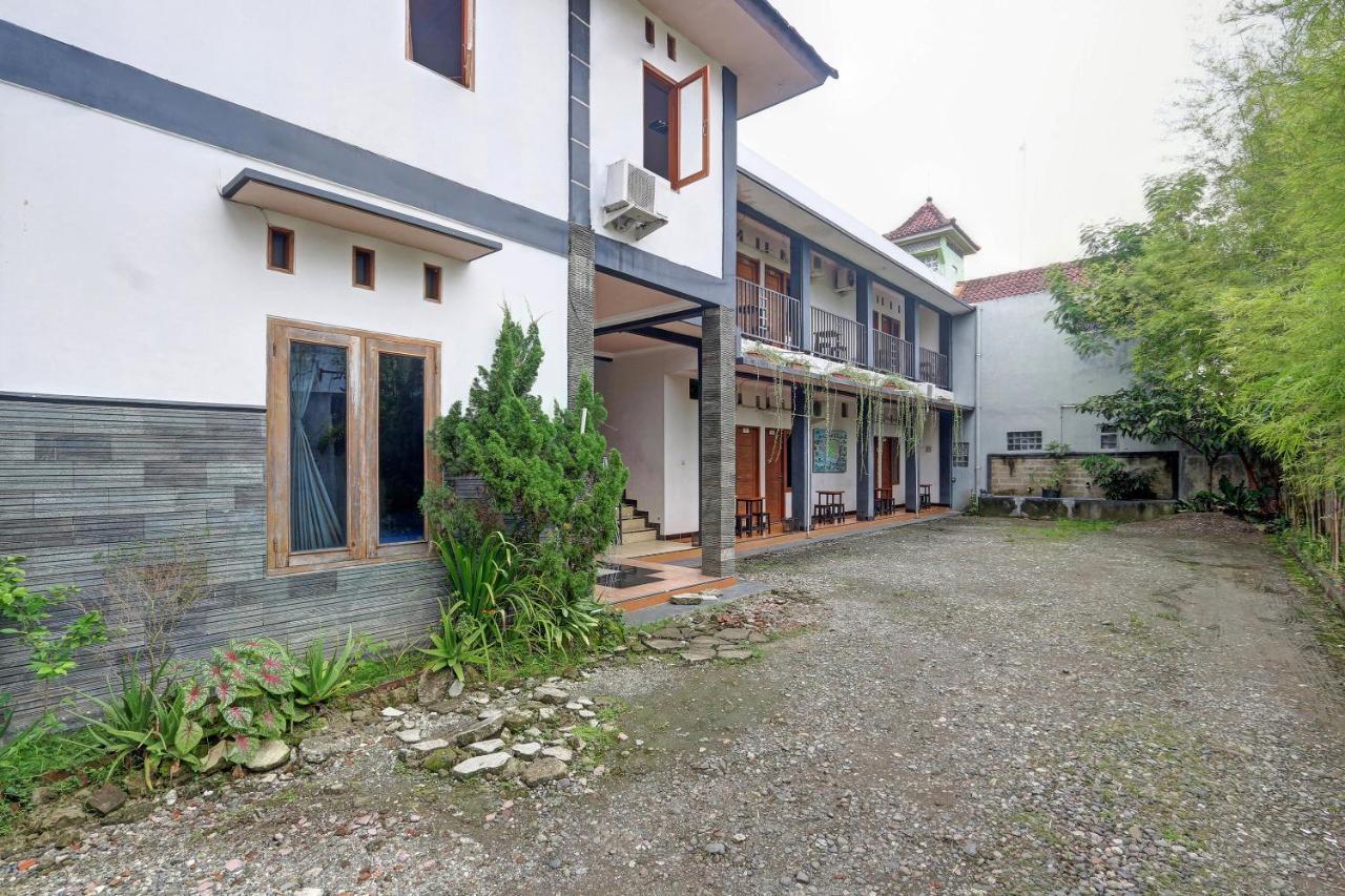 Hotel Wisma Ck Kebumen Exteriör bild